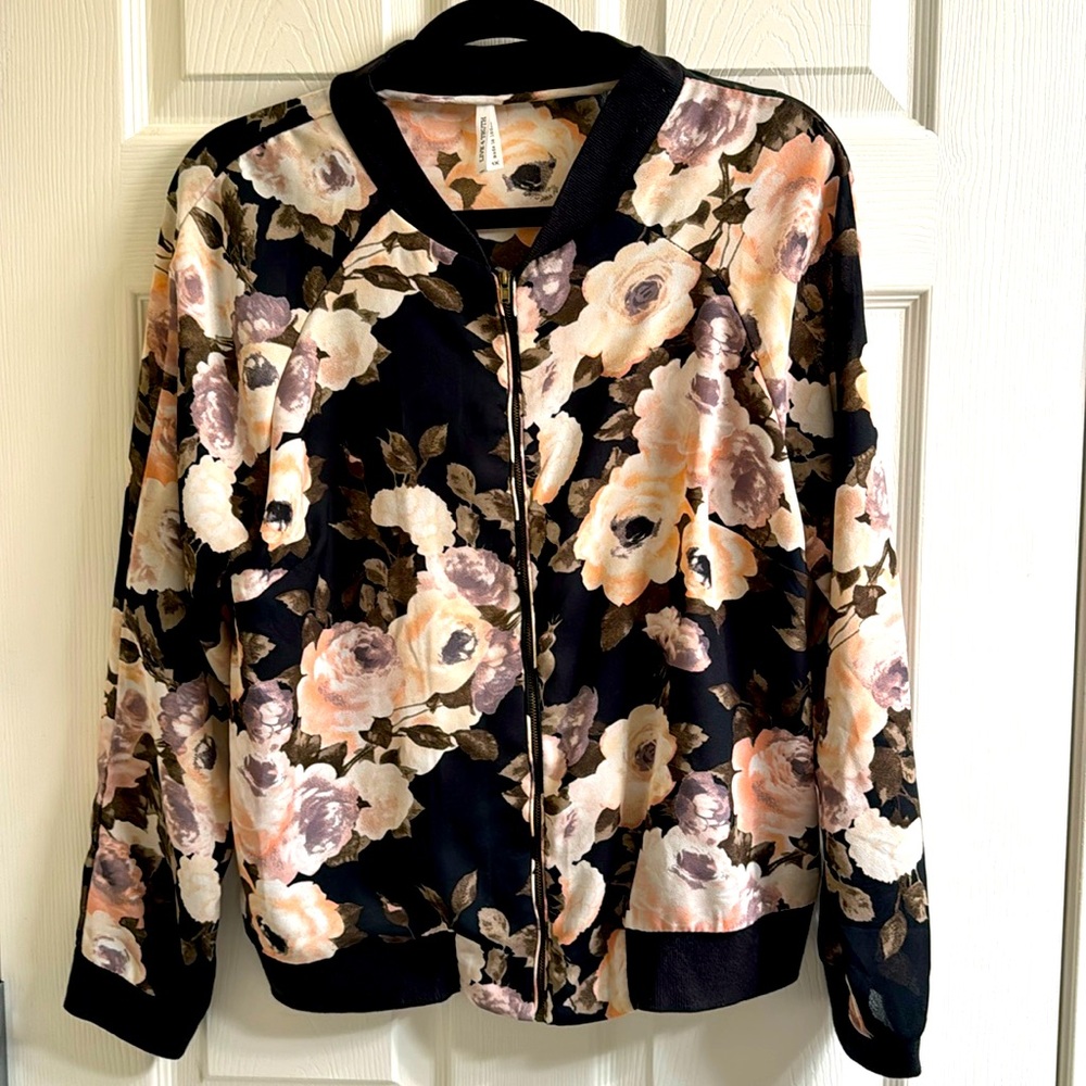 Ladies floral print zip up